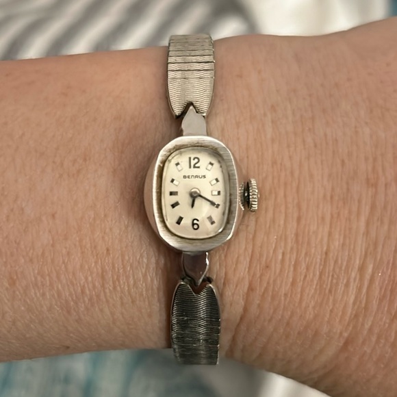 Vintage Benrus 14K Gold Dainty Watch - Picture 13 of 15